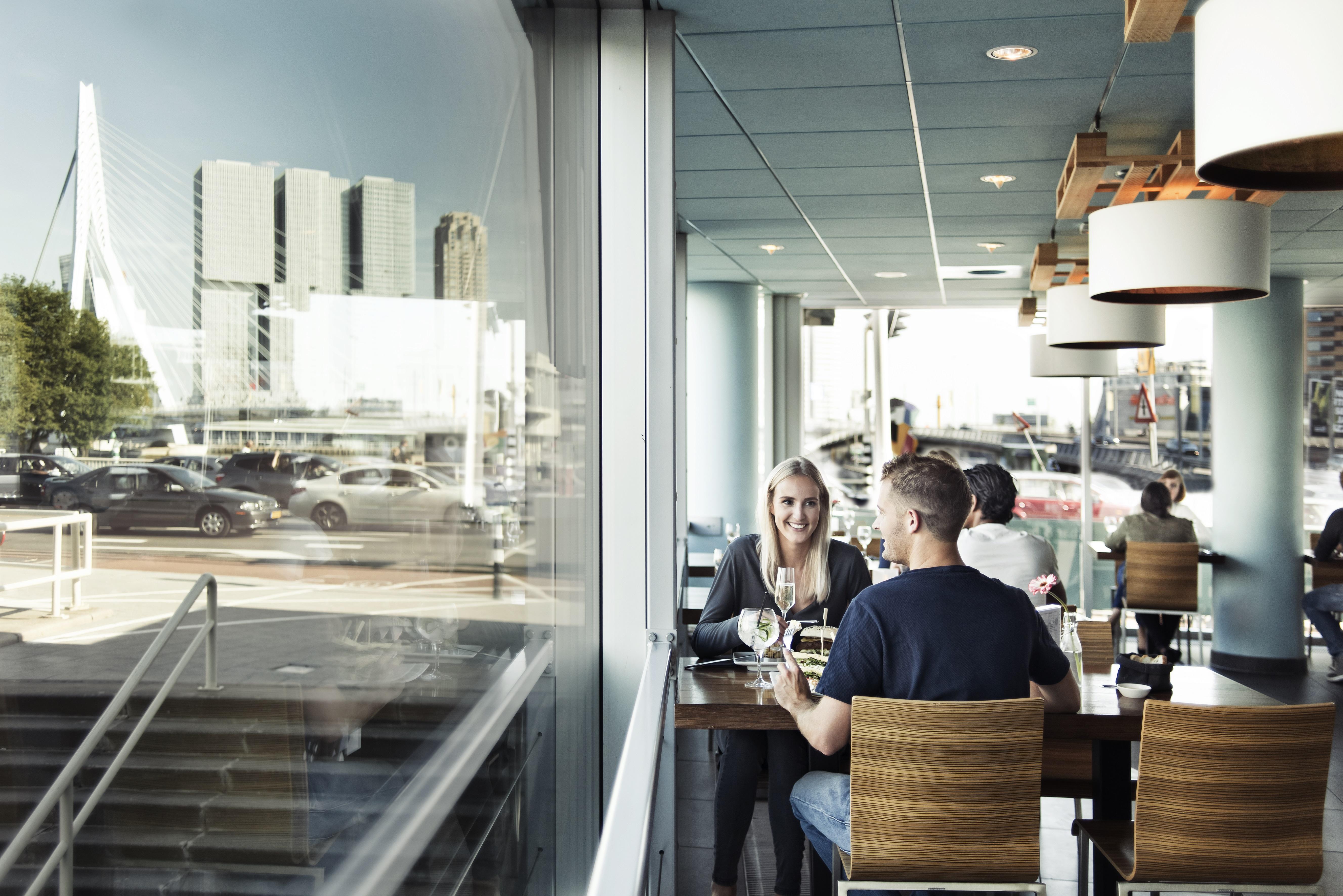 Doubletree By Hilton Rotterdam Centre Hotel ภายนอก รูปภาพ
