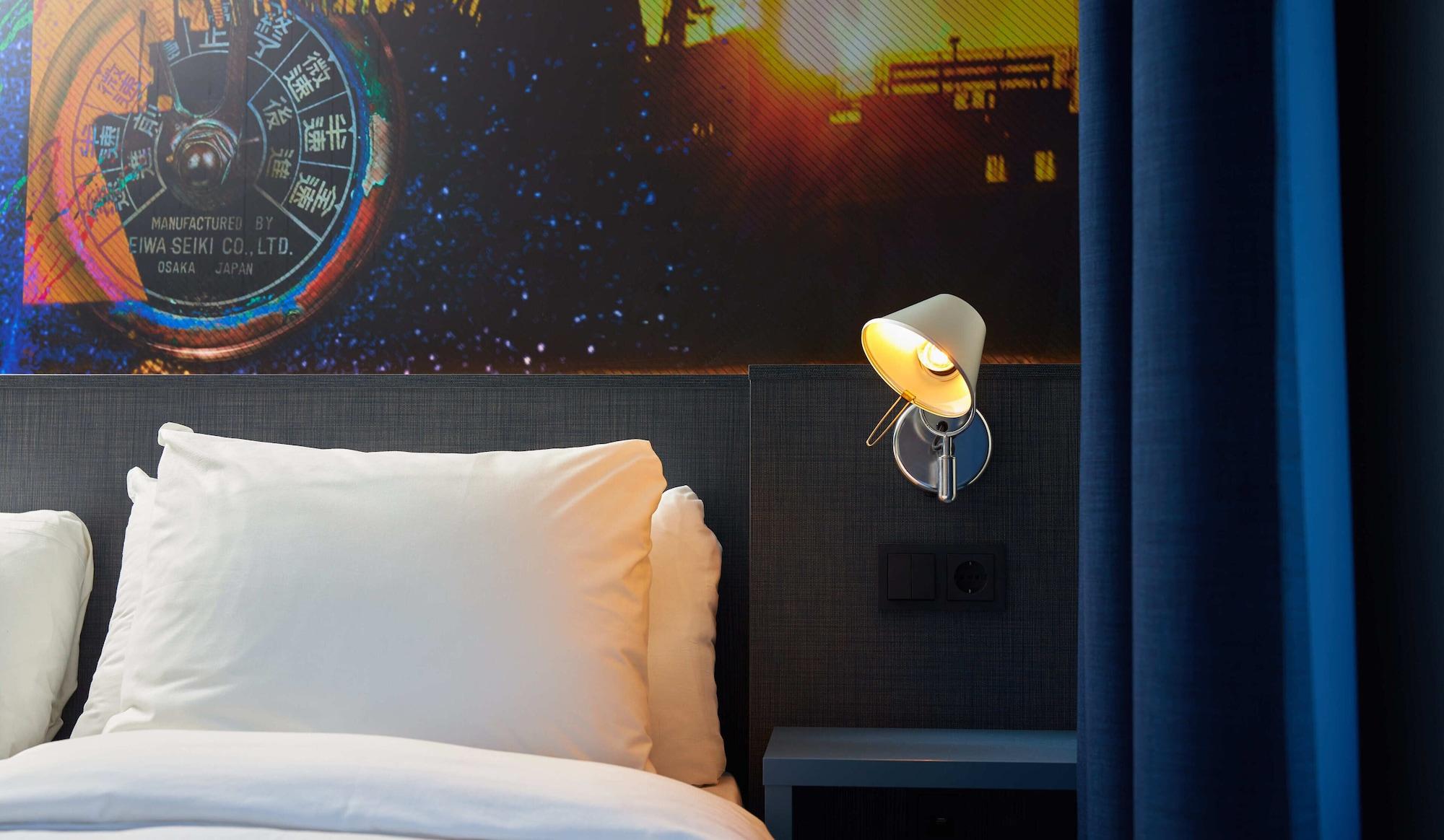 Doubletree By Hilton Rotterdam Centre Hotel ภายนอก รูปภาพ