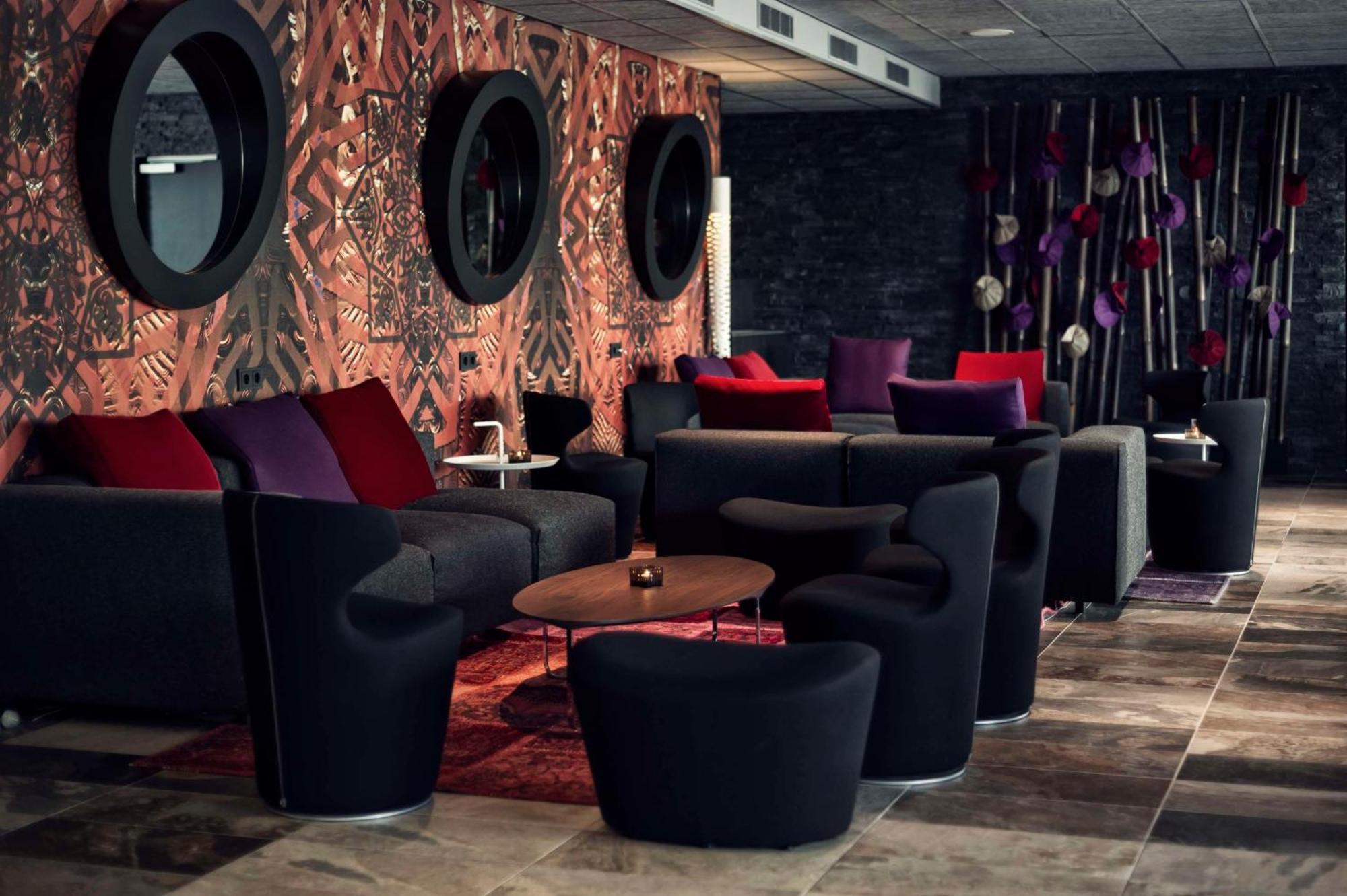 Doubletree By Hilton Rotterdam Centre Hotel ภายนอก รูปภาพ