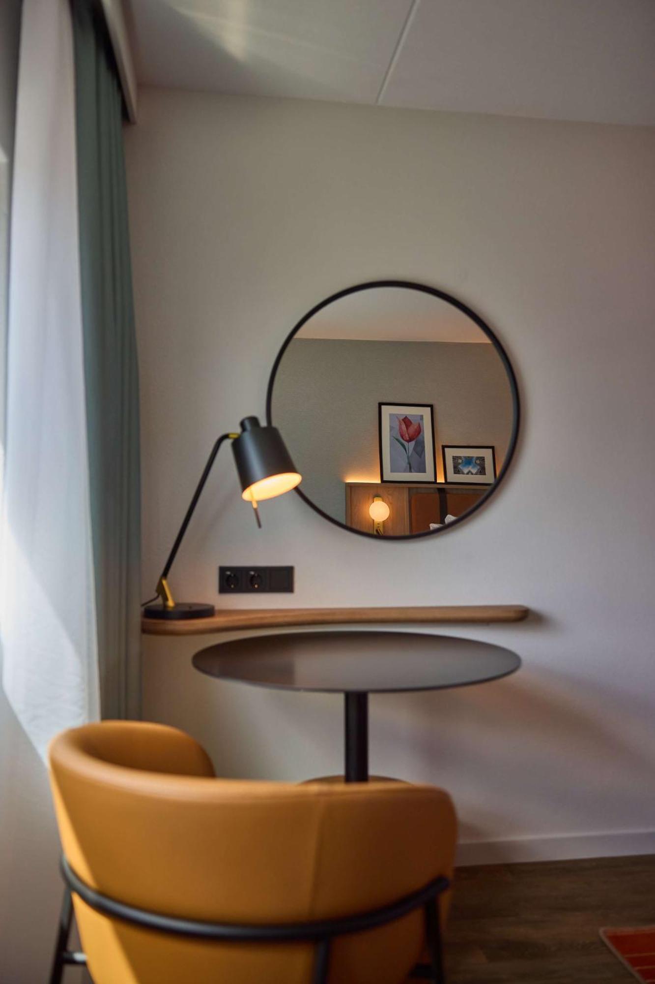 Doubletree By Hilton Rotterdam Centre Hotel ภายนอก รูปภาพ