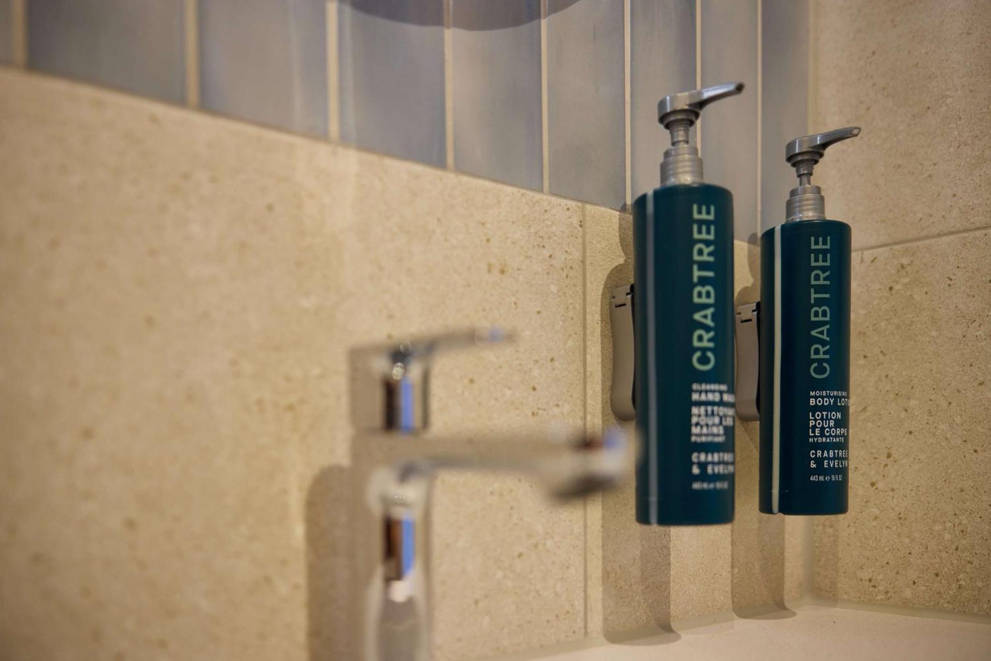 Doubletree By Hilton Rotterdam Centre Hotel ภายนอก รูปภาพ