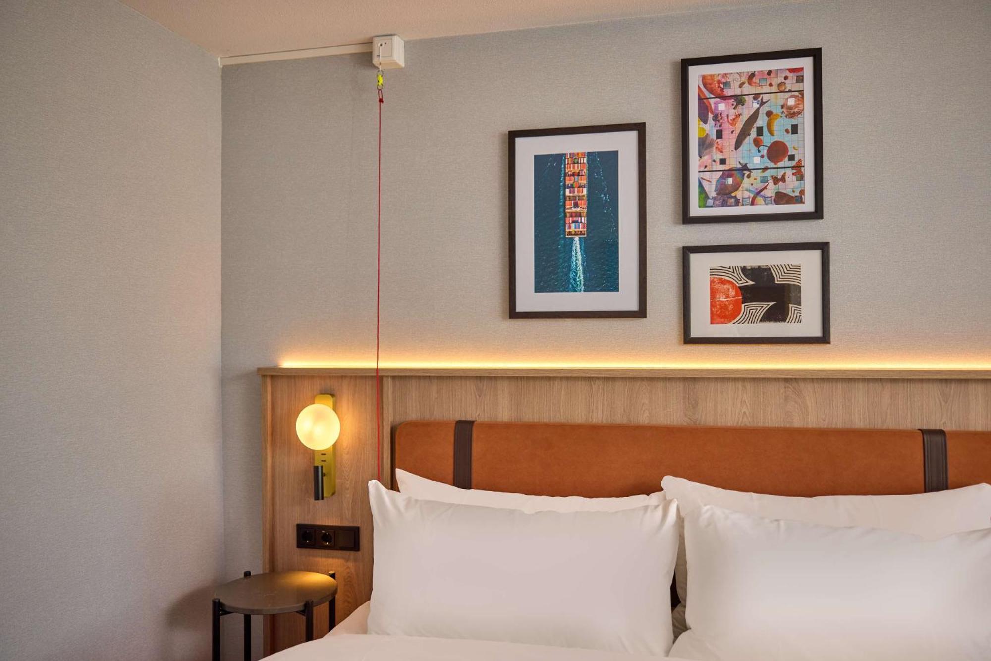 Doubletree By Hilton Rotterdam Centre Hotel ภายนอก รูปภาพ