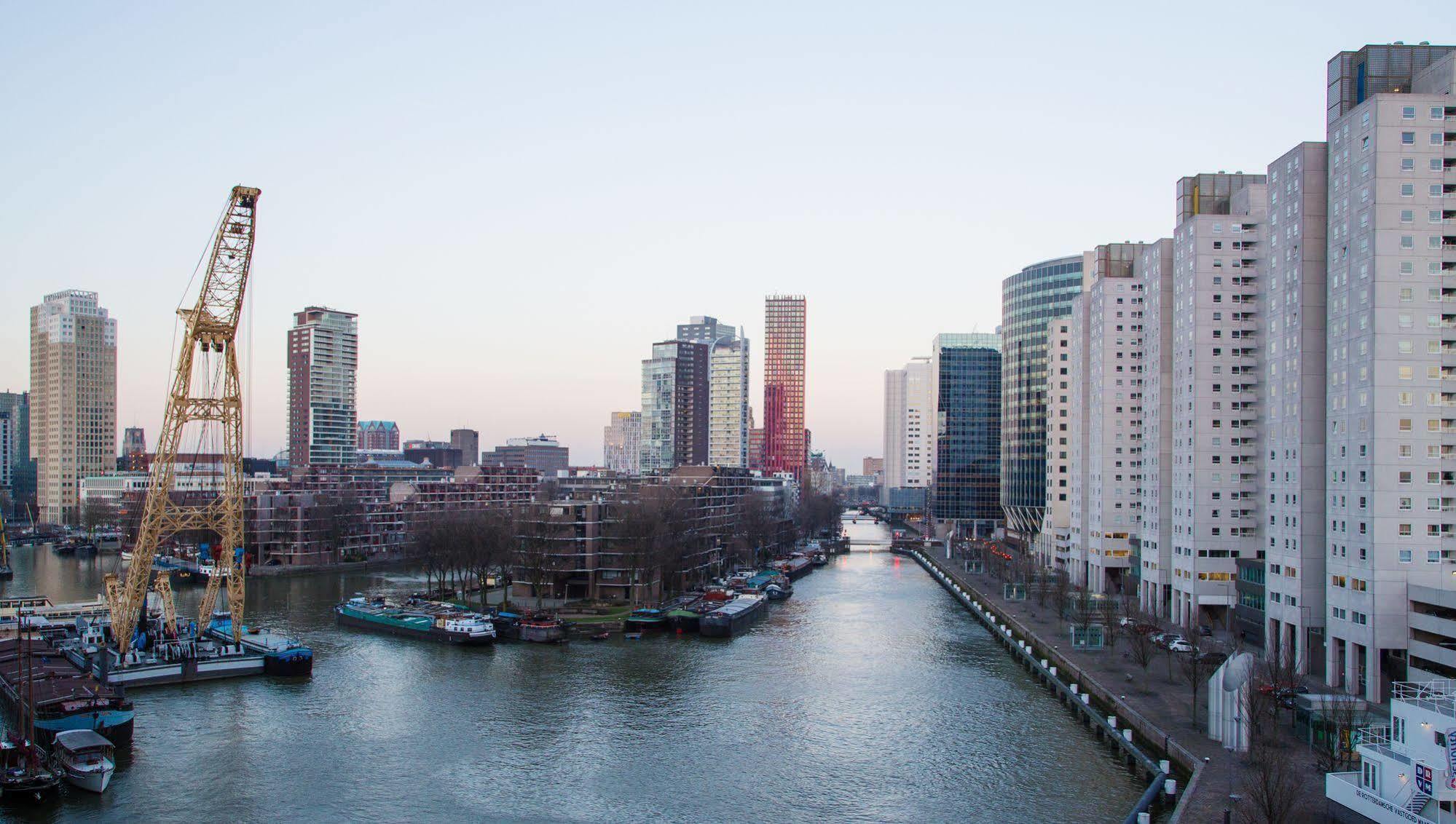 Doubletree By Hilton Rotterdam Centre Hotel ภายนอก รูปภาพ