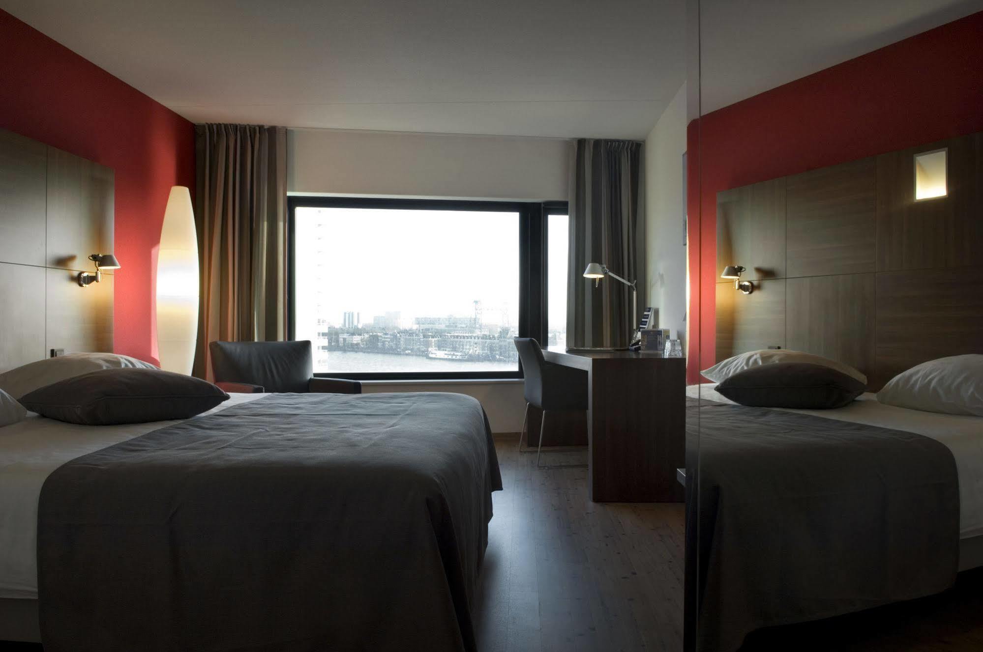 Doubletree By Hilton Rotterdam Centre Hotel ภายนอก รูปภาพ