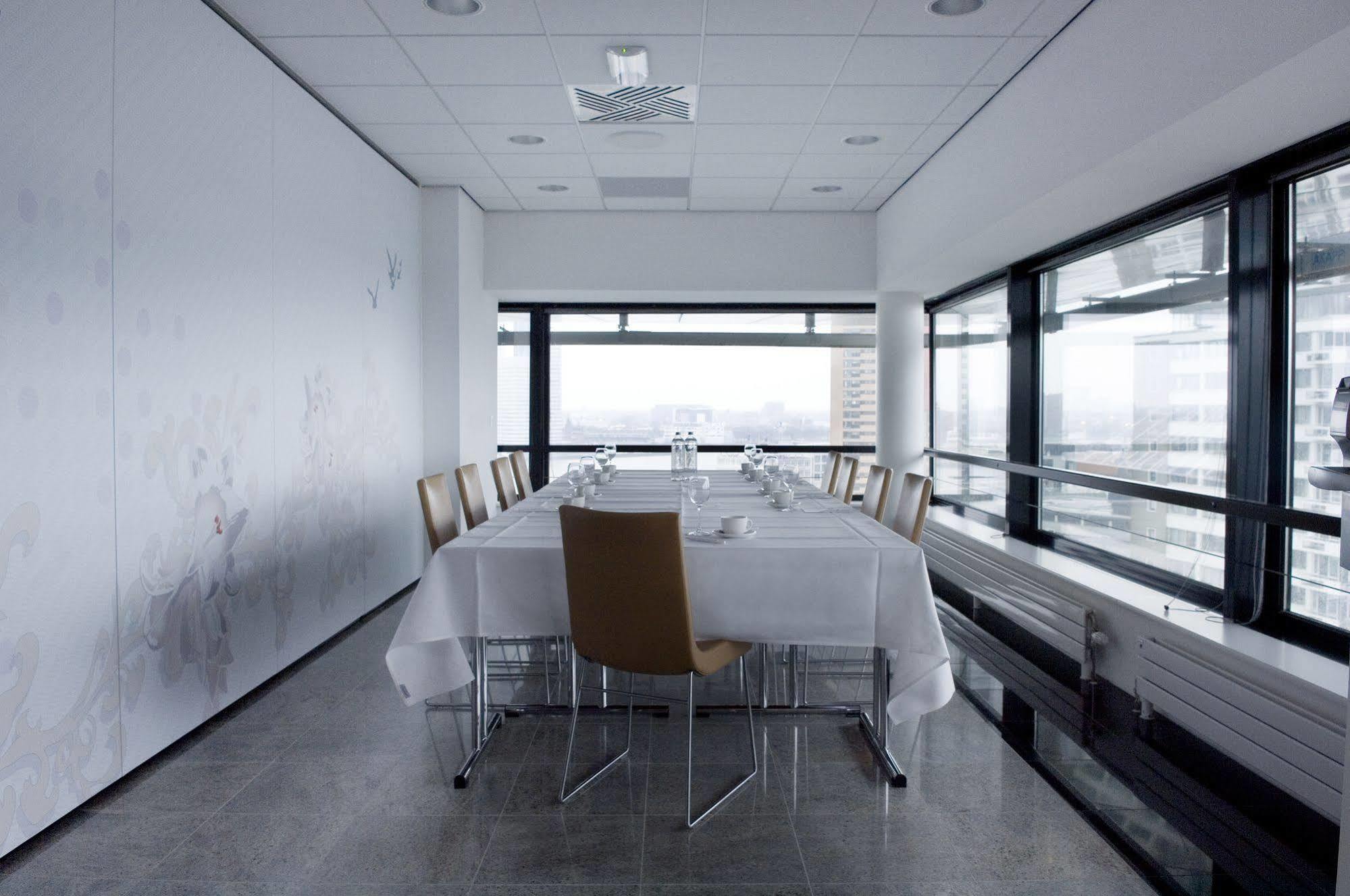Doubletree By Hilton Rotterdam Centre Hotel ภายนอก รูปภาพ